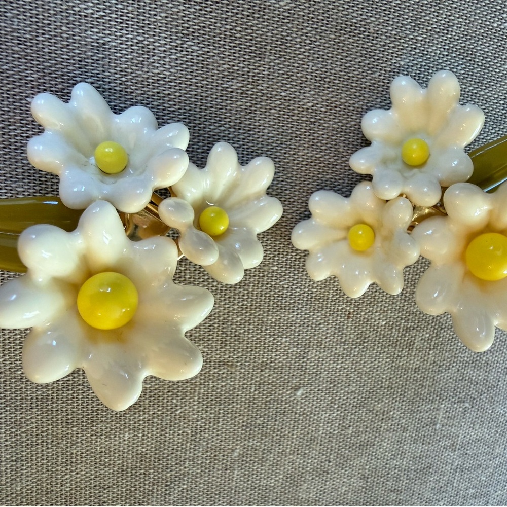 Lele Sadoughi White and Yellow Daisy Cluster Earrings - Picture 6 of 9
